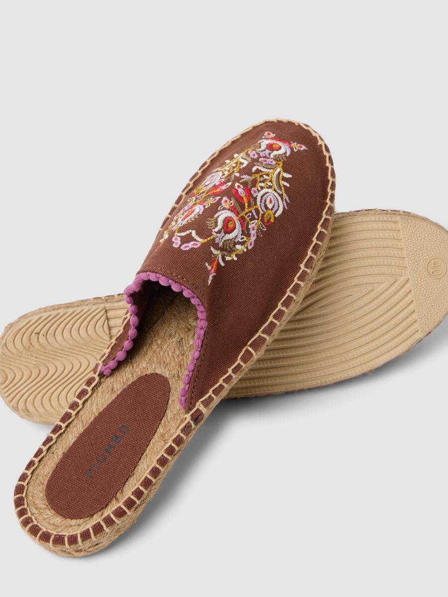 Espadrillas marroni ricamati_2