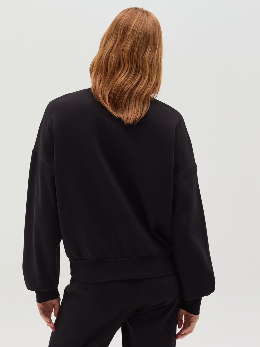 Cropped sweatshirt with round neck_3