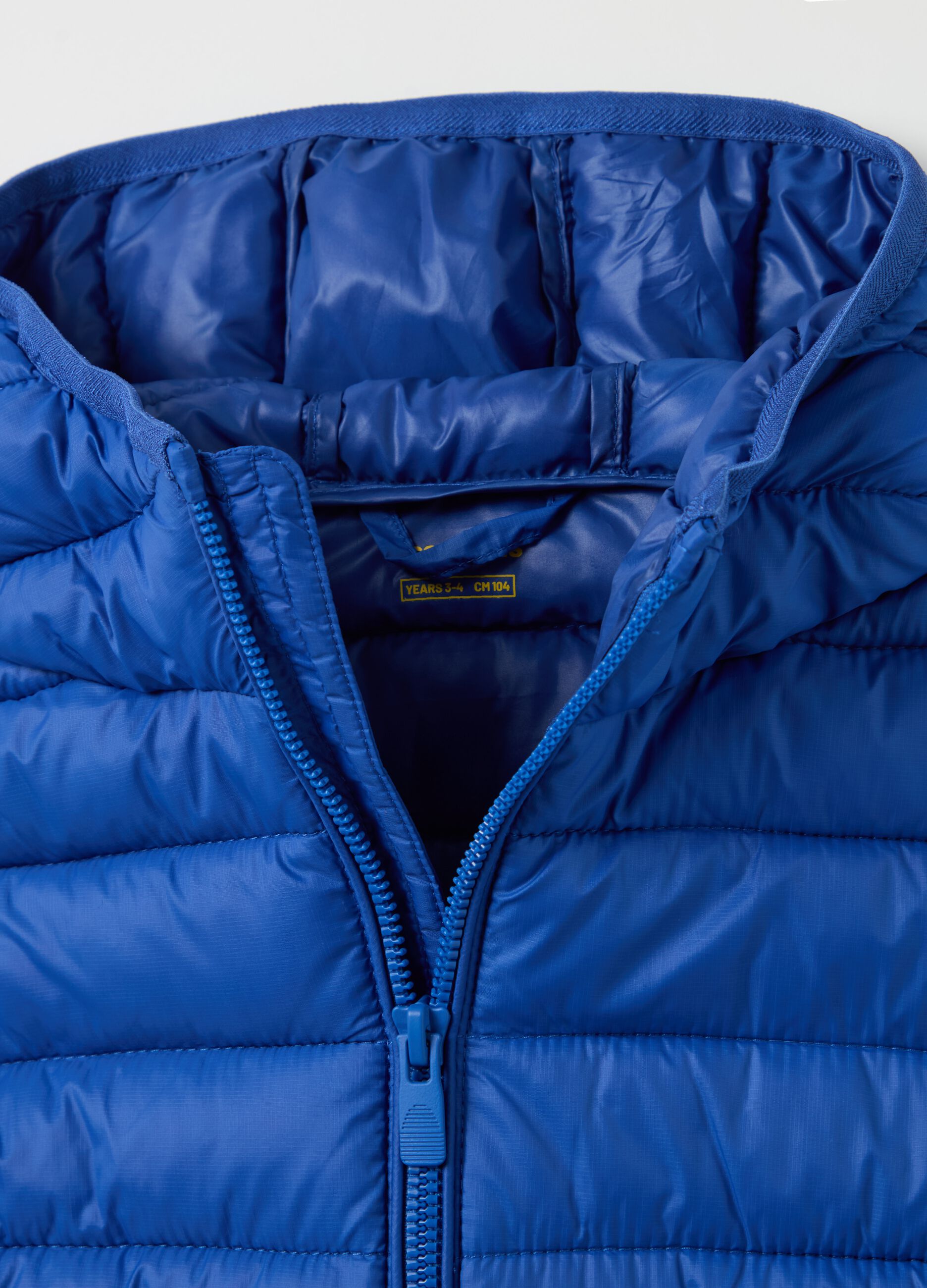 Ultralight gilet with hood
