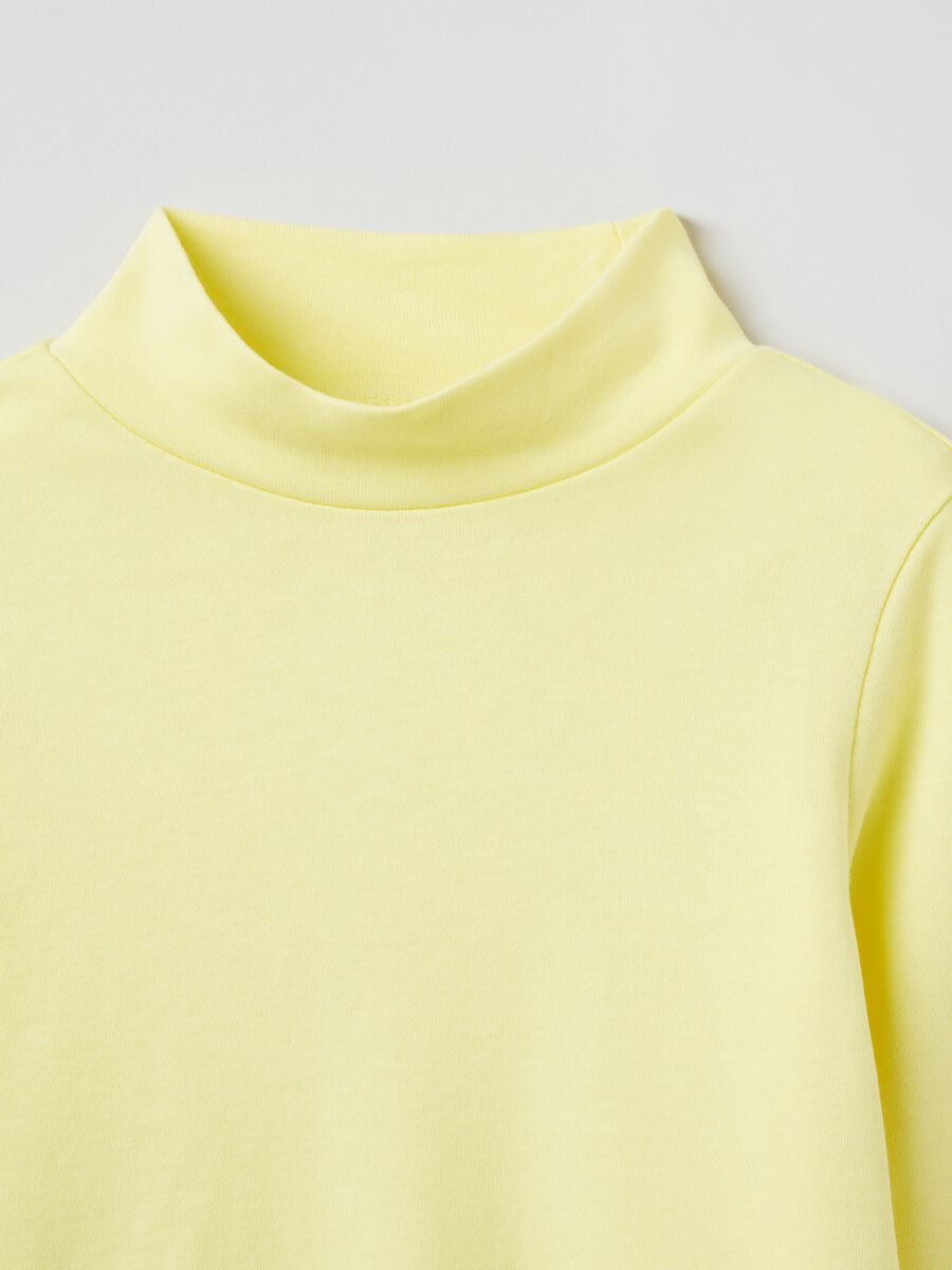 T-shirt a maniche lunghe con collo alto_2