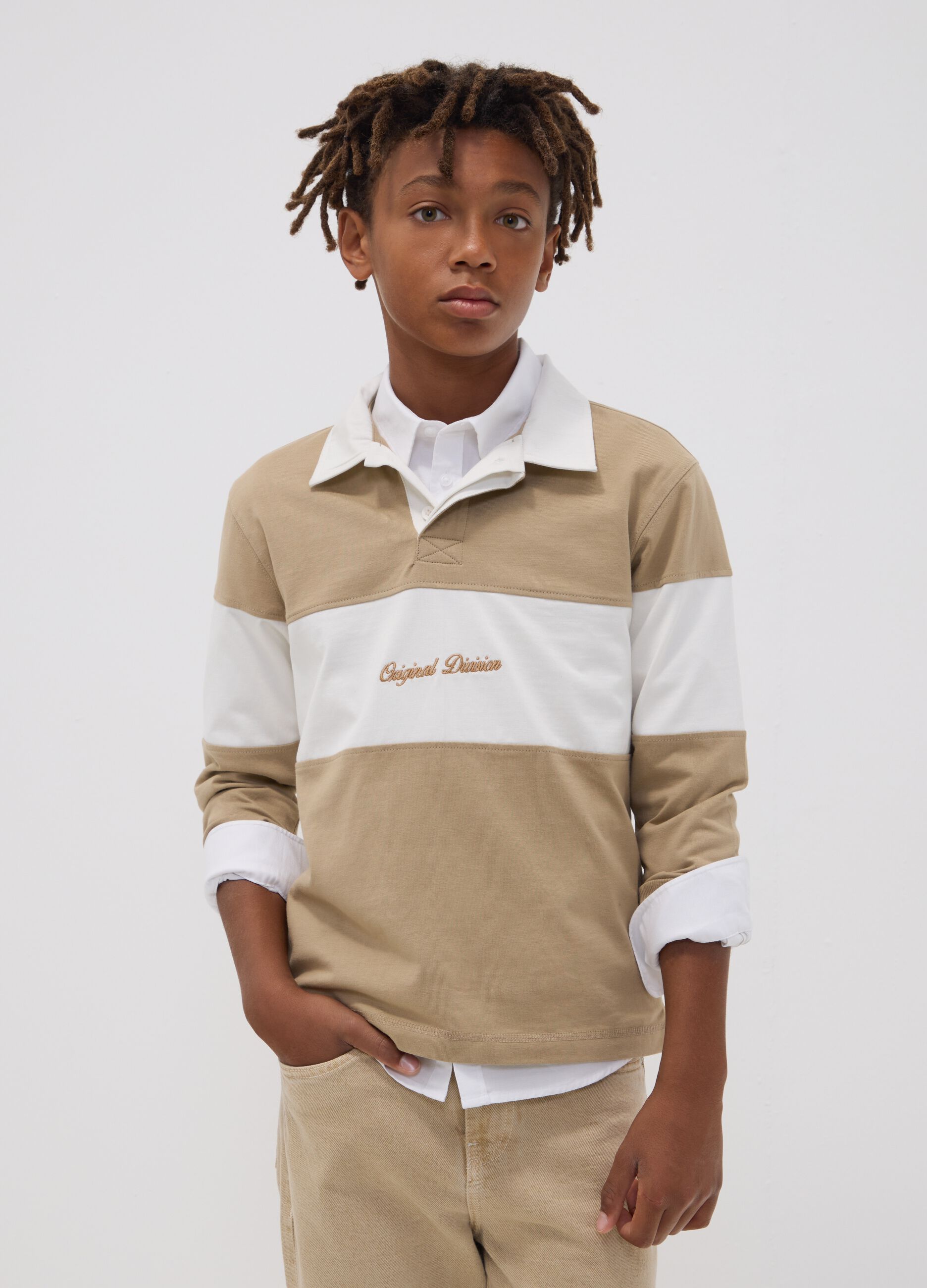 Polo beige in puro cotone a righe con collo classico per ragazzo