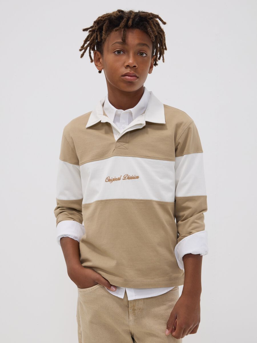 Polo beige in puro cotone a righe con collo classico per ragazzo_1