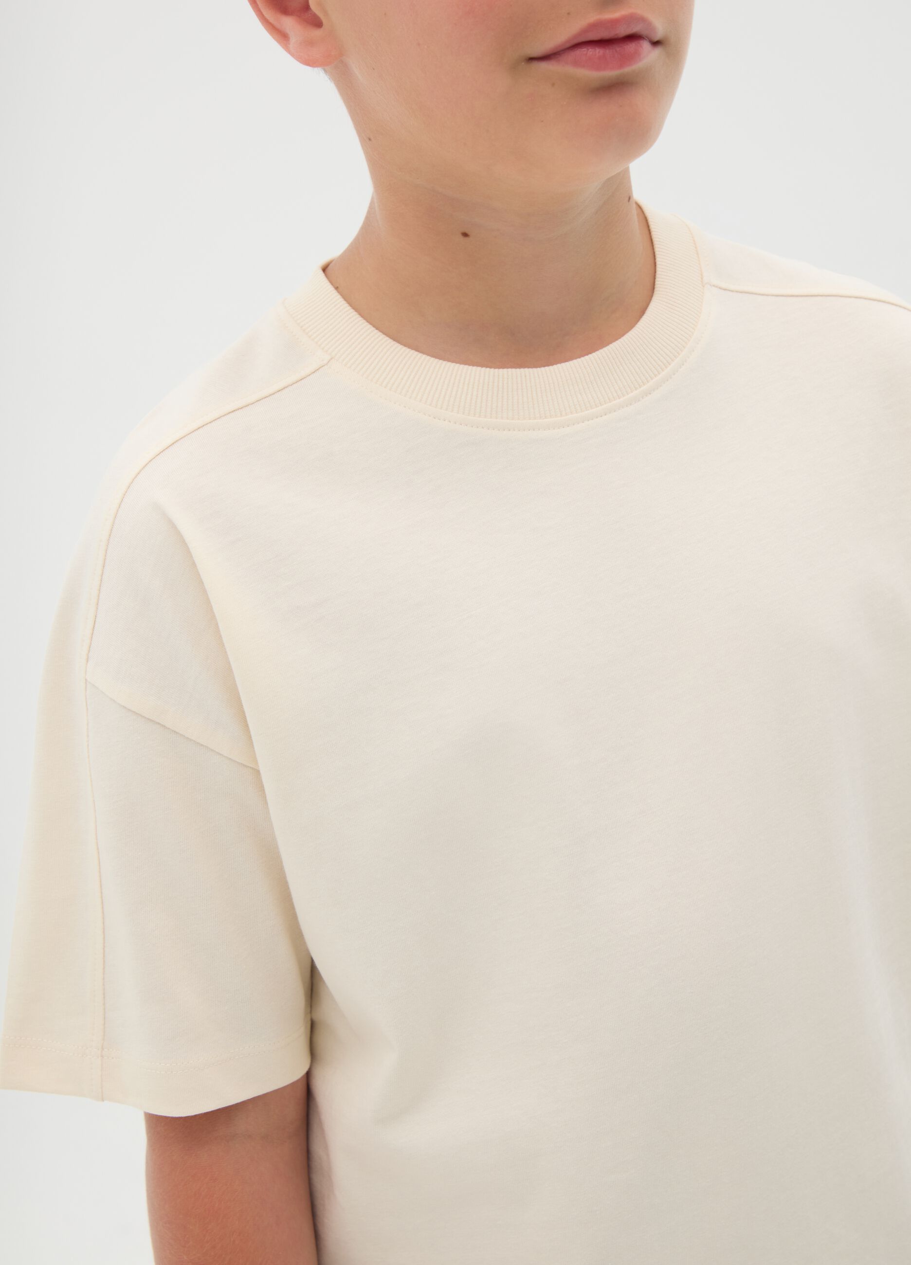 T-shirt da ragazzo in puro cotone beige regular fit