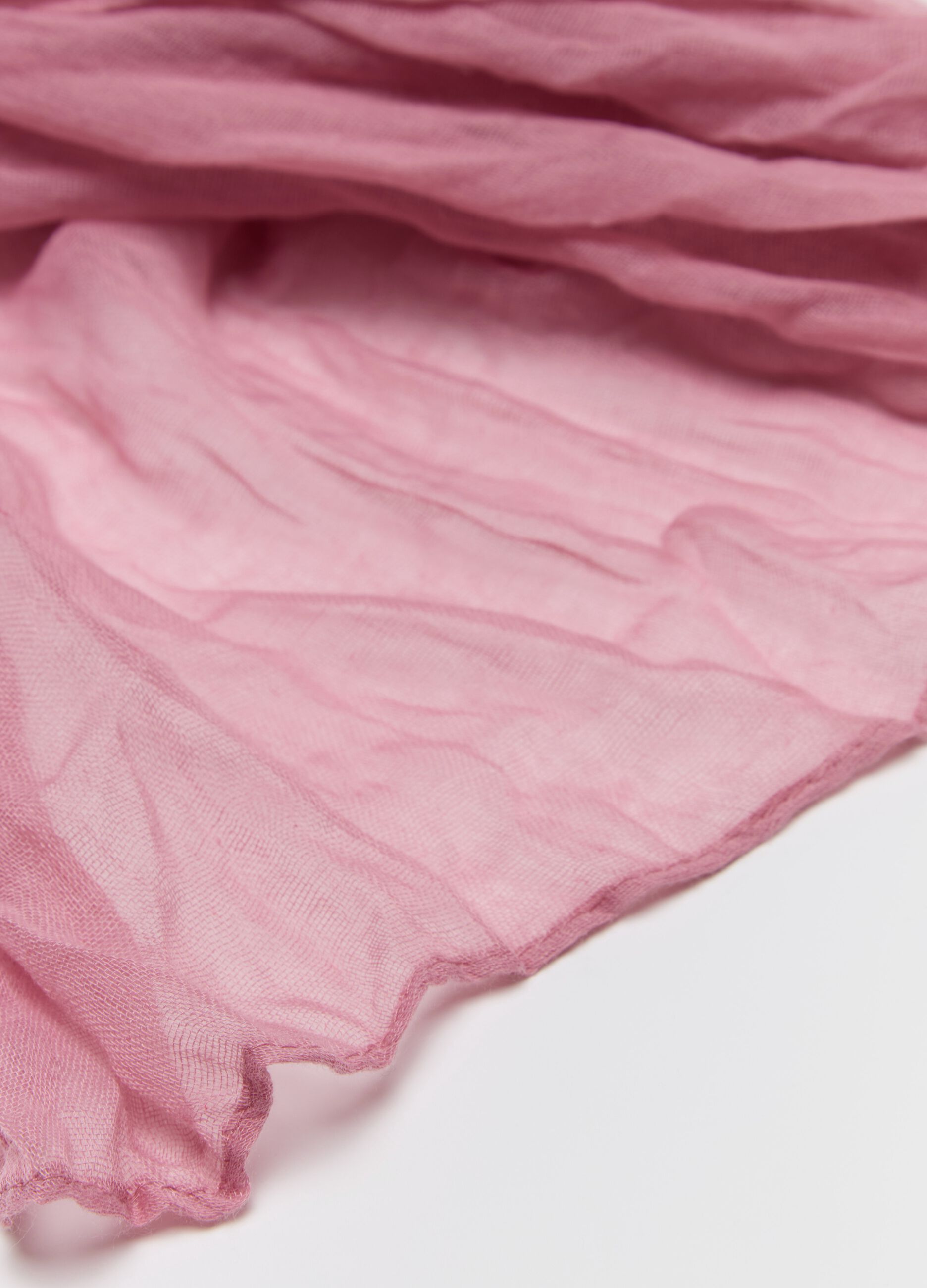 Crinkle-effect pashmina