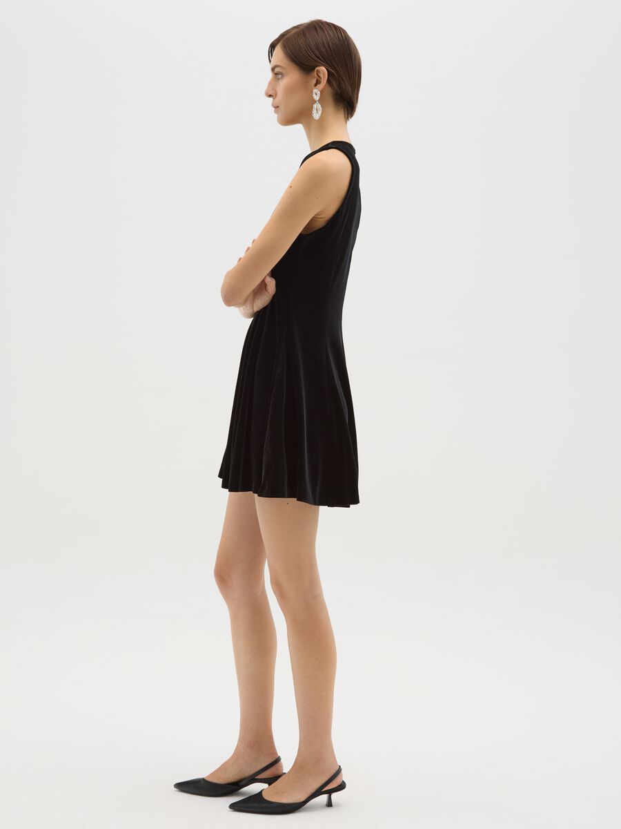 Vestito corto nero slim fit senza maniche_1