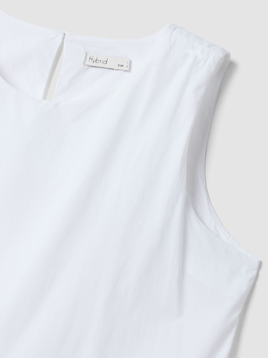 Abito bianco smanicato in puro cotone con balze regular fit_5