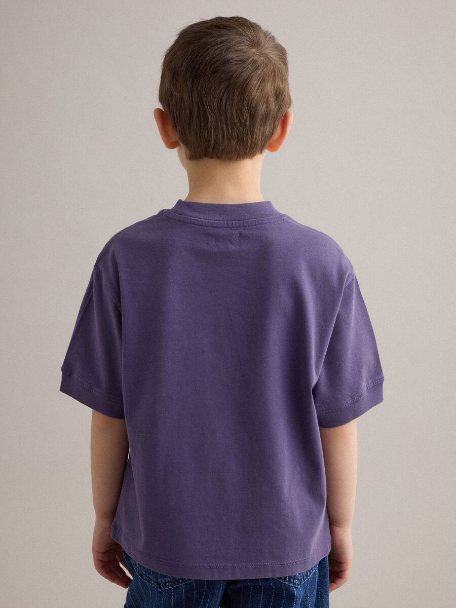 T-shirt in puro cotone viola da bambino regular fit con patch_1