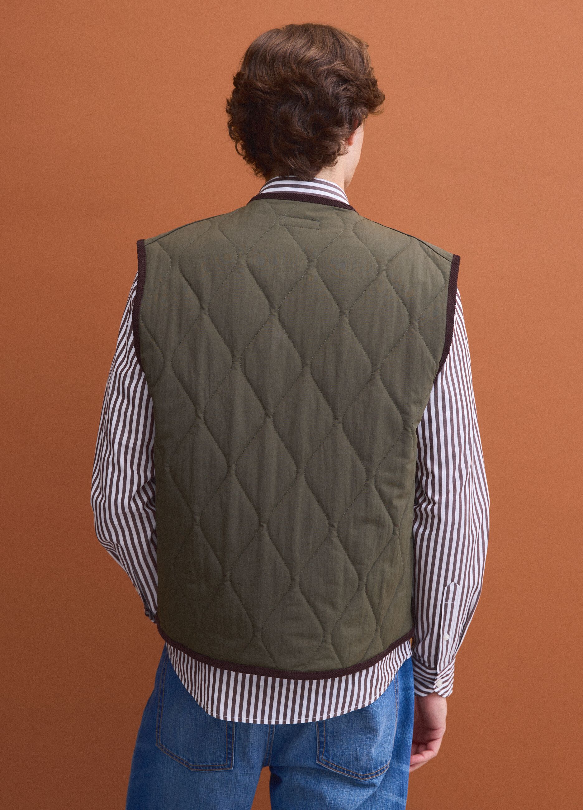 Green quilted gilet with zip, regular fit