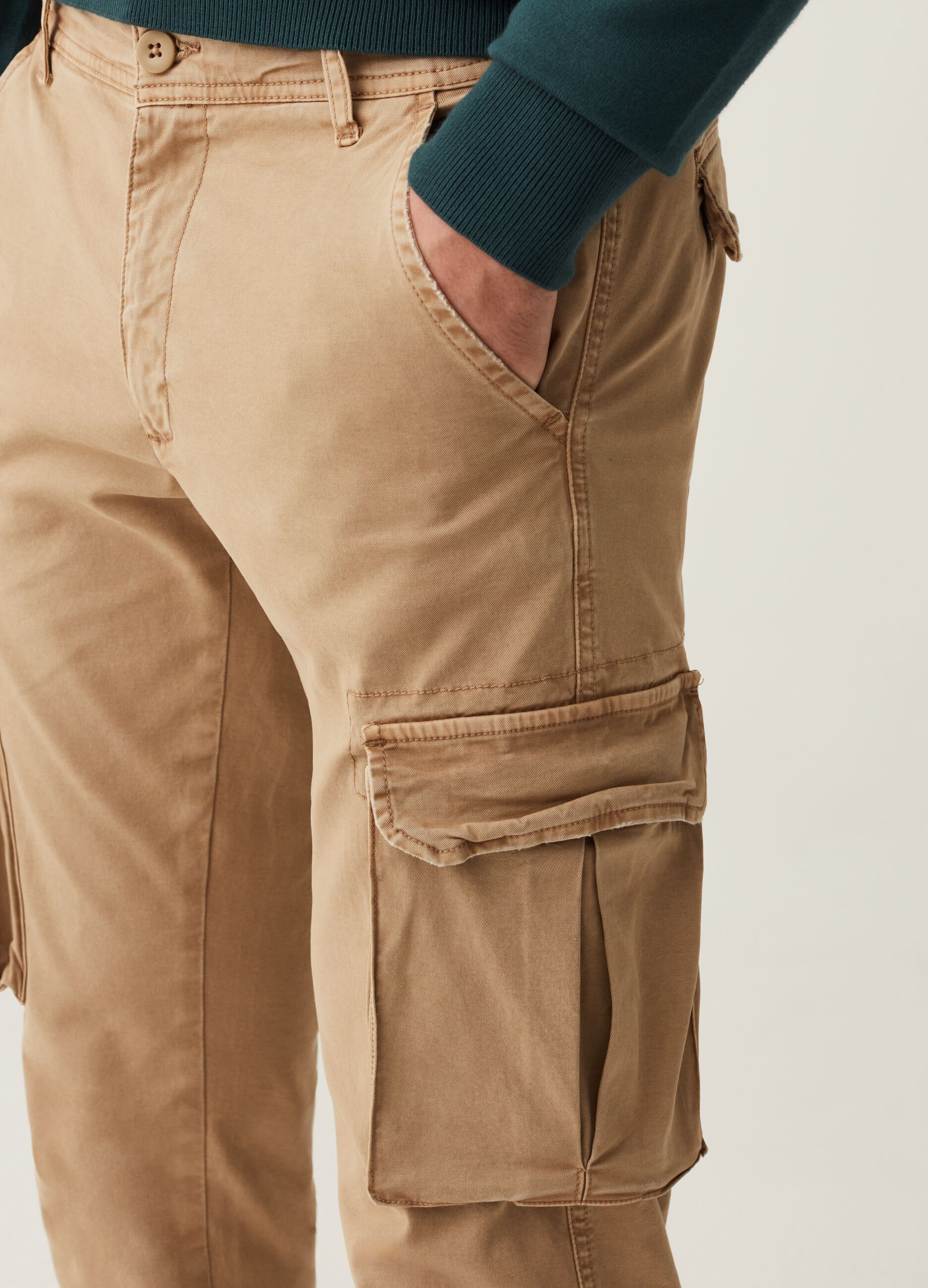 Pantalone cargo cuff hem in cotone stretch_3