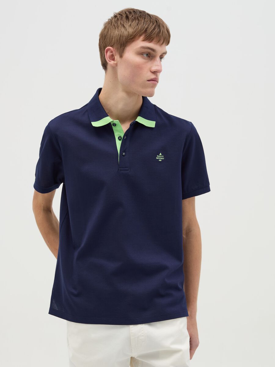 Polo shirt with contrasting detail and logo embroidery_0