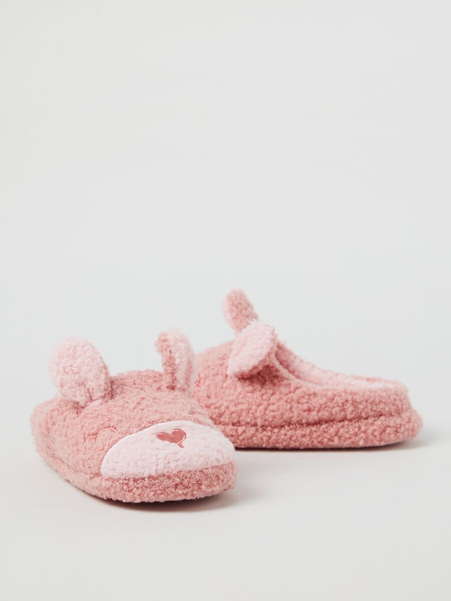 Ciabatte boucle con orecchie e ricamo_2