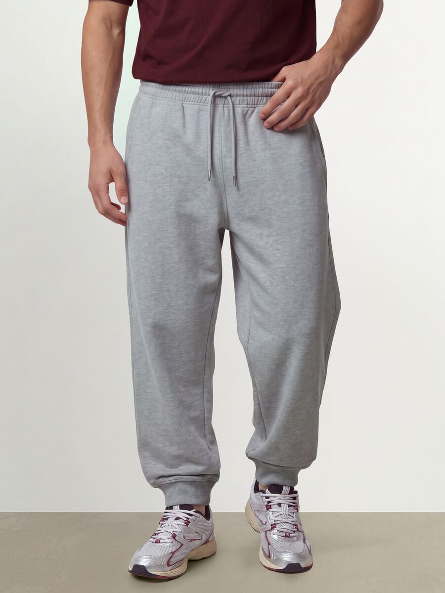 Grey cotton-blend joggers with cuffed hems and drawstring_1