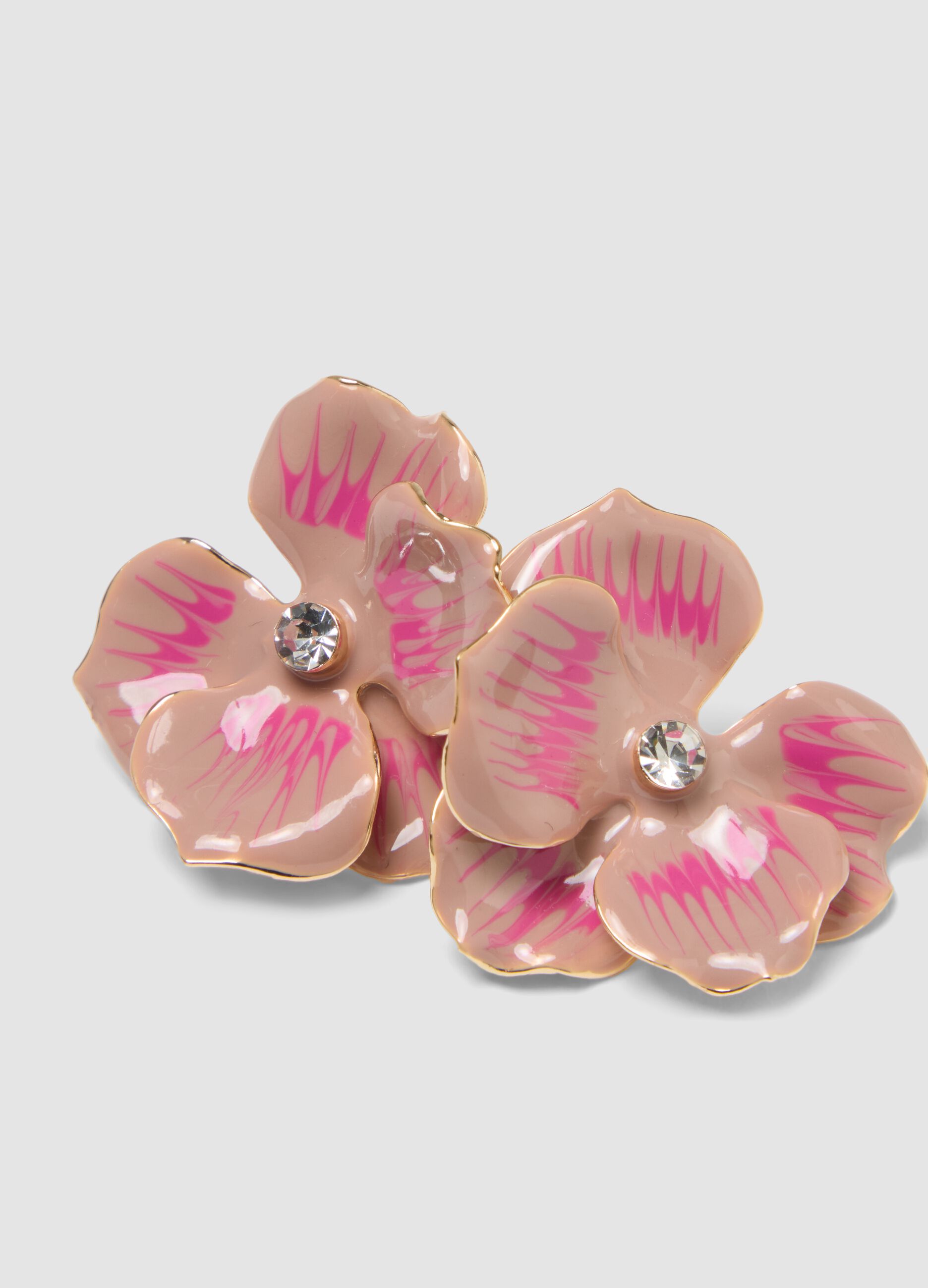 Rose flower-shaped earrings with bright details