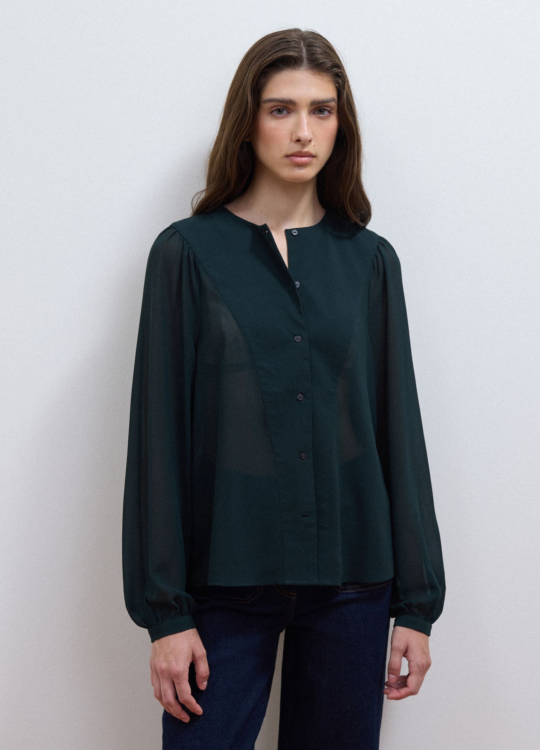 Green regular-fit shirt with buttons and long sleeves