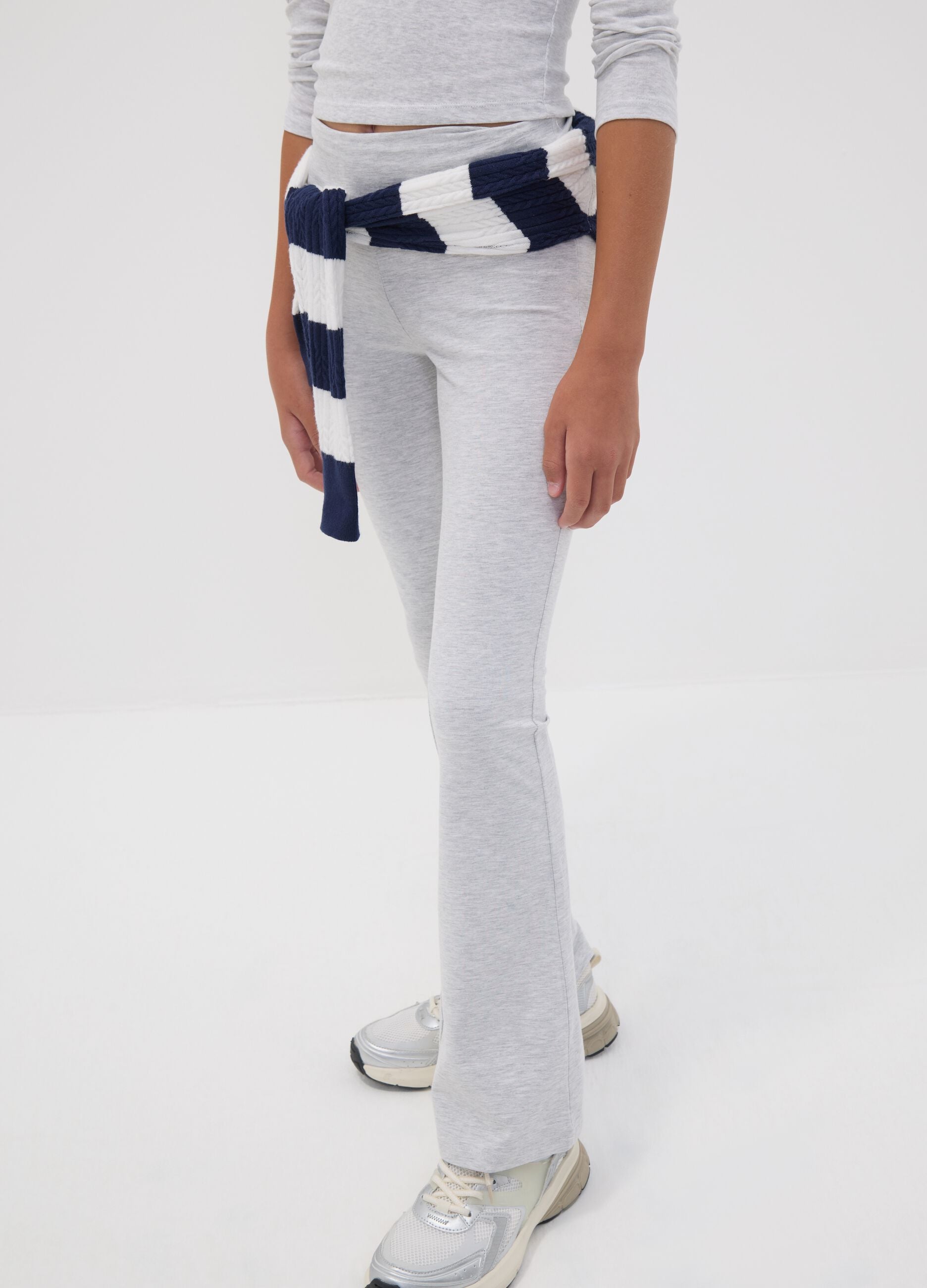 Girls&rsquo; grey flared leggings in stretchy organic cotton