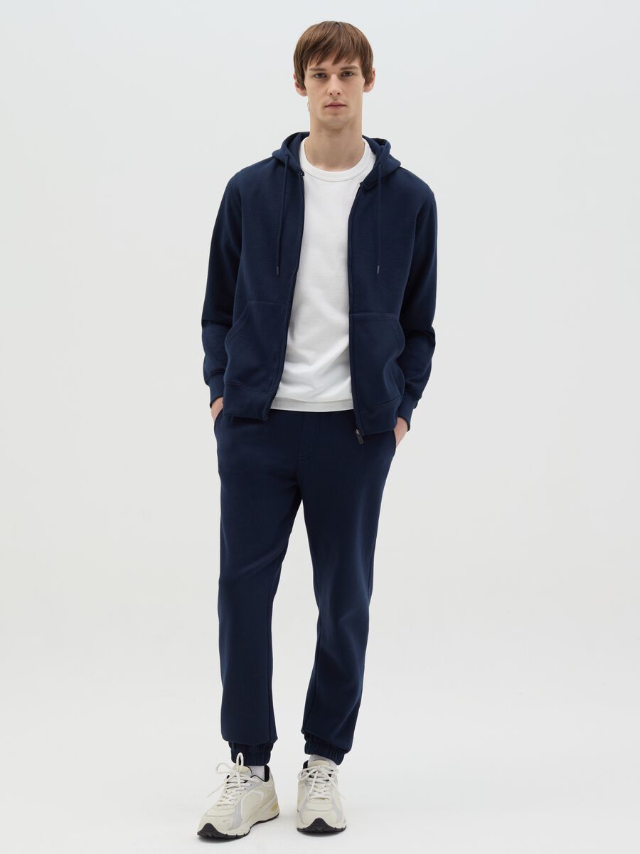 Essential full-zip sweatshirt with hood_1