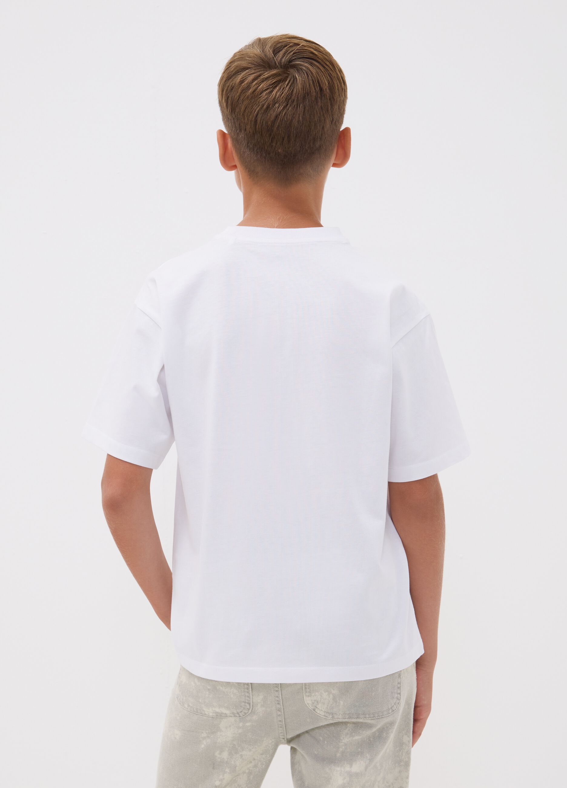 White pure cotton oversized T-shirt with basketball graphic print for boys