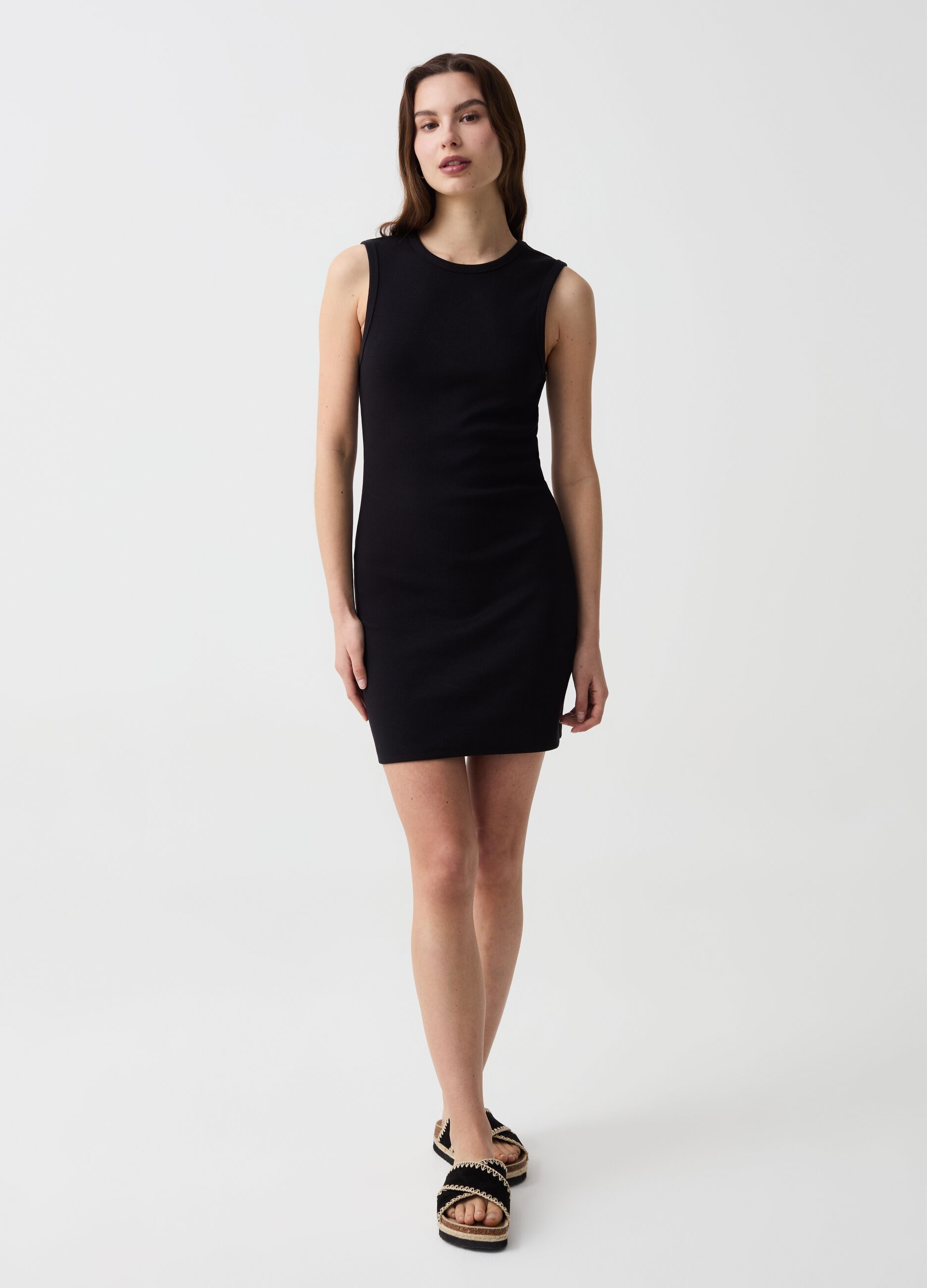 Essential short dress with cut-out detail