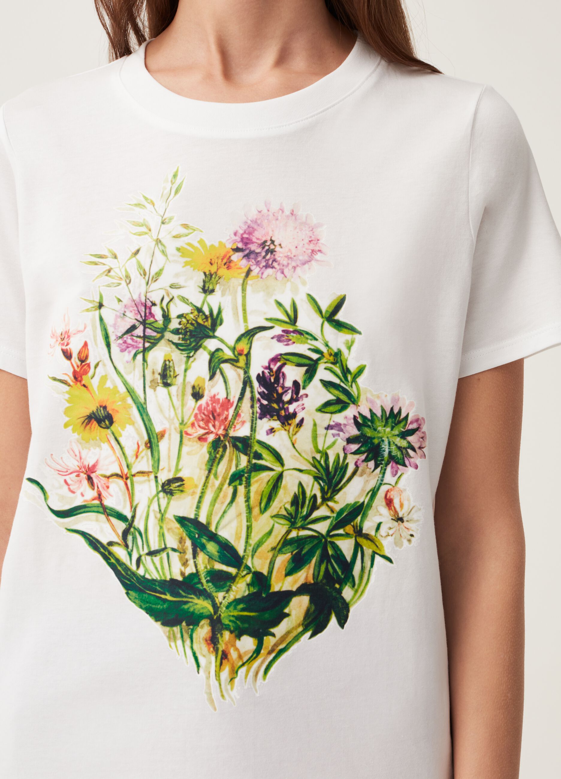 T-shirt in cotone con stampa fiori