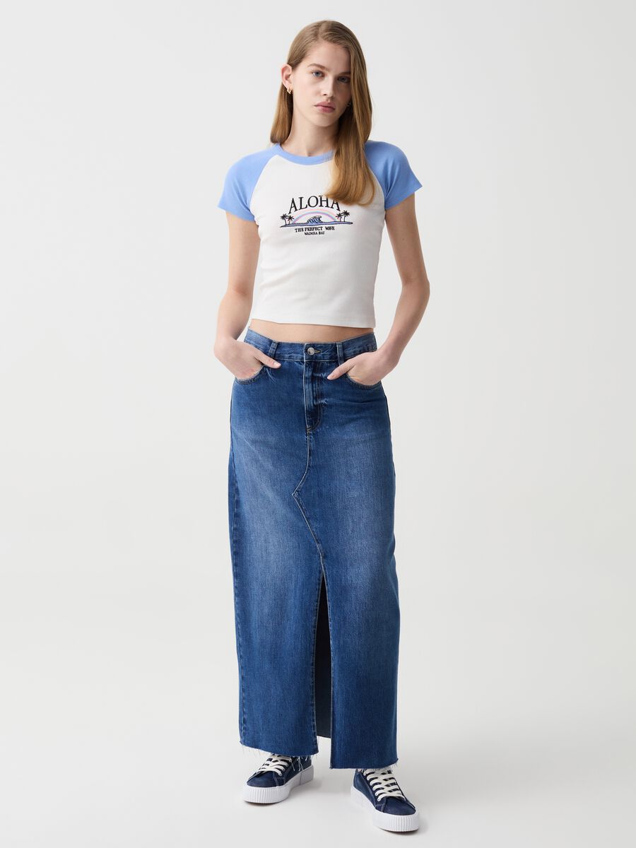 Long skirt in denim with raw edging_0