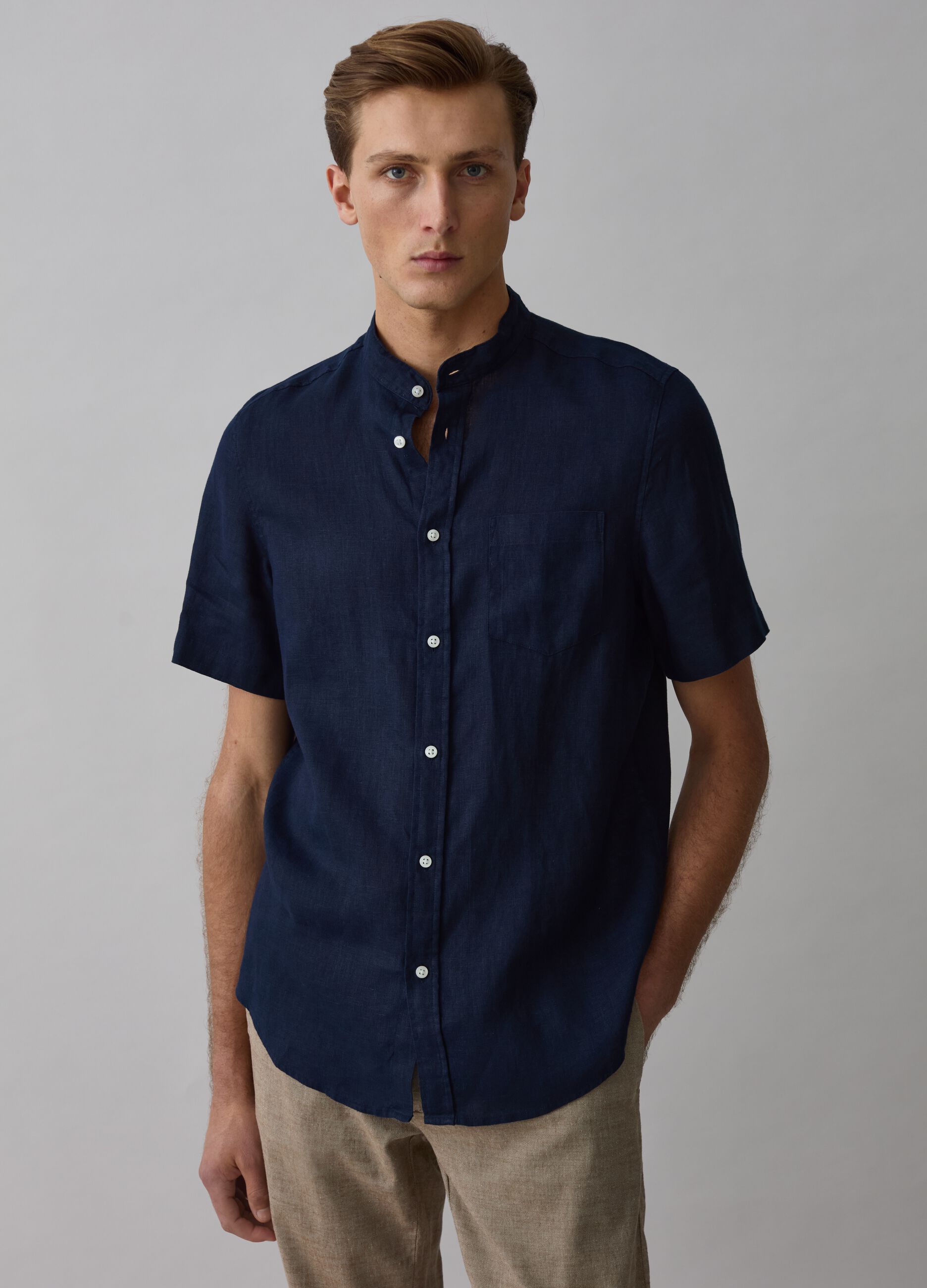 Short-sleeved shirt with Mandarin collar
