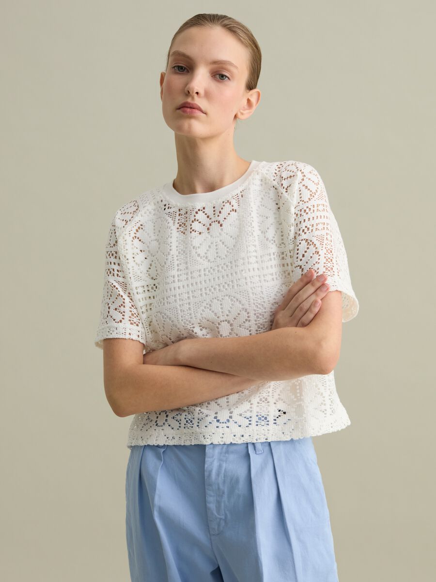 White short-sleeved T-shirt in lace_0