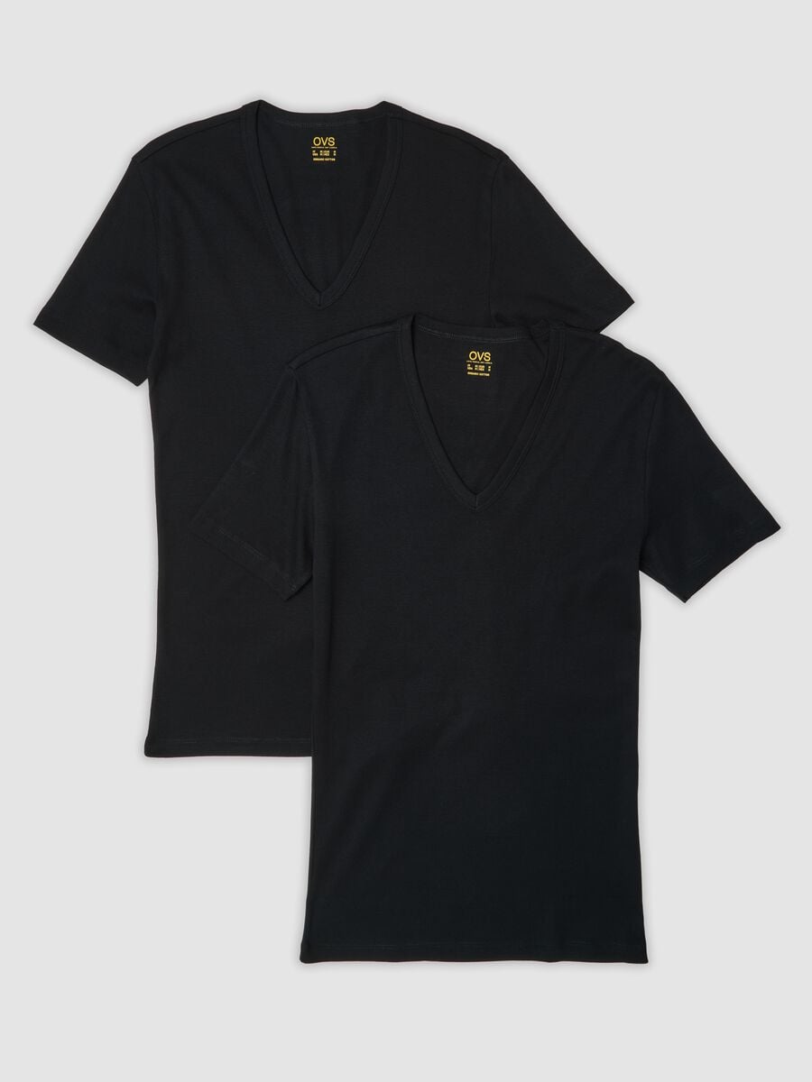 2-pack of black organic cotton T-shirts with deep V-neck_0