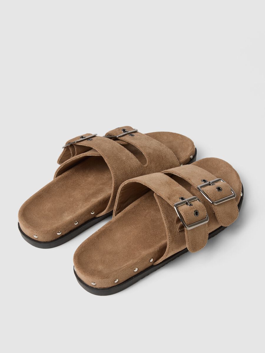 Beige genuine leather sandals with buckles and metallic details_2