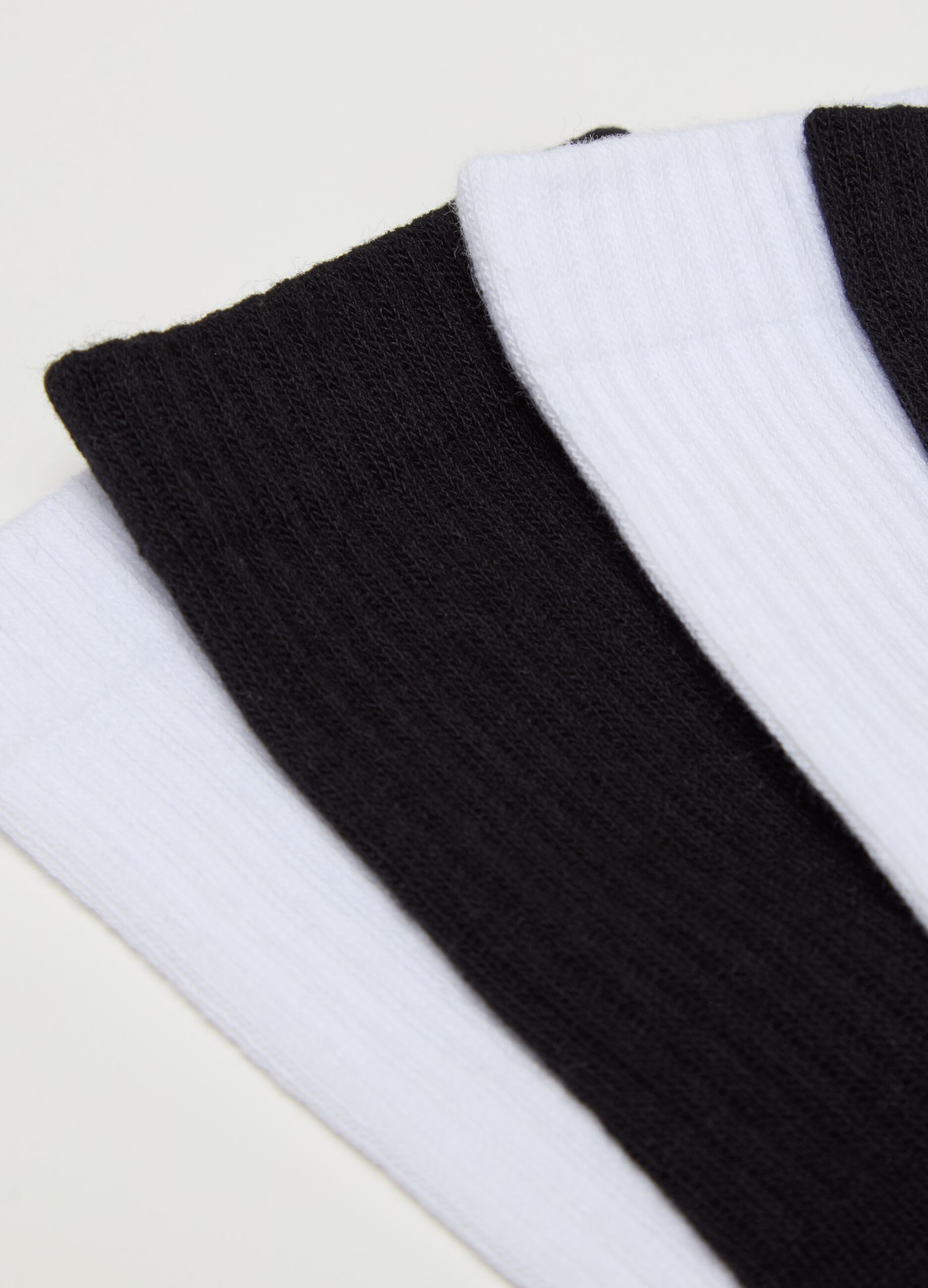 Three-pair pack short socks with ribbed legs