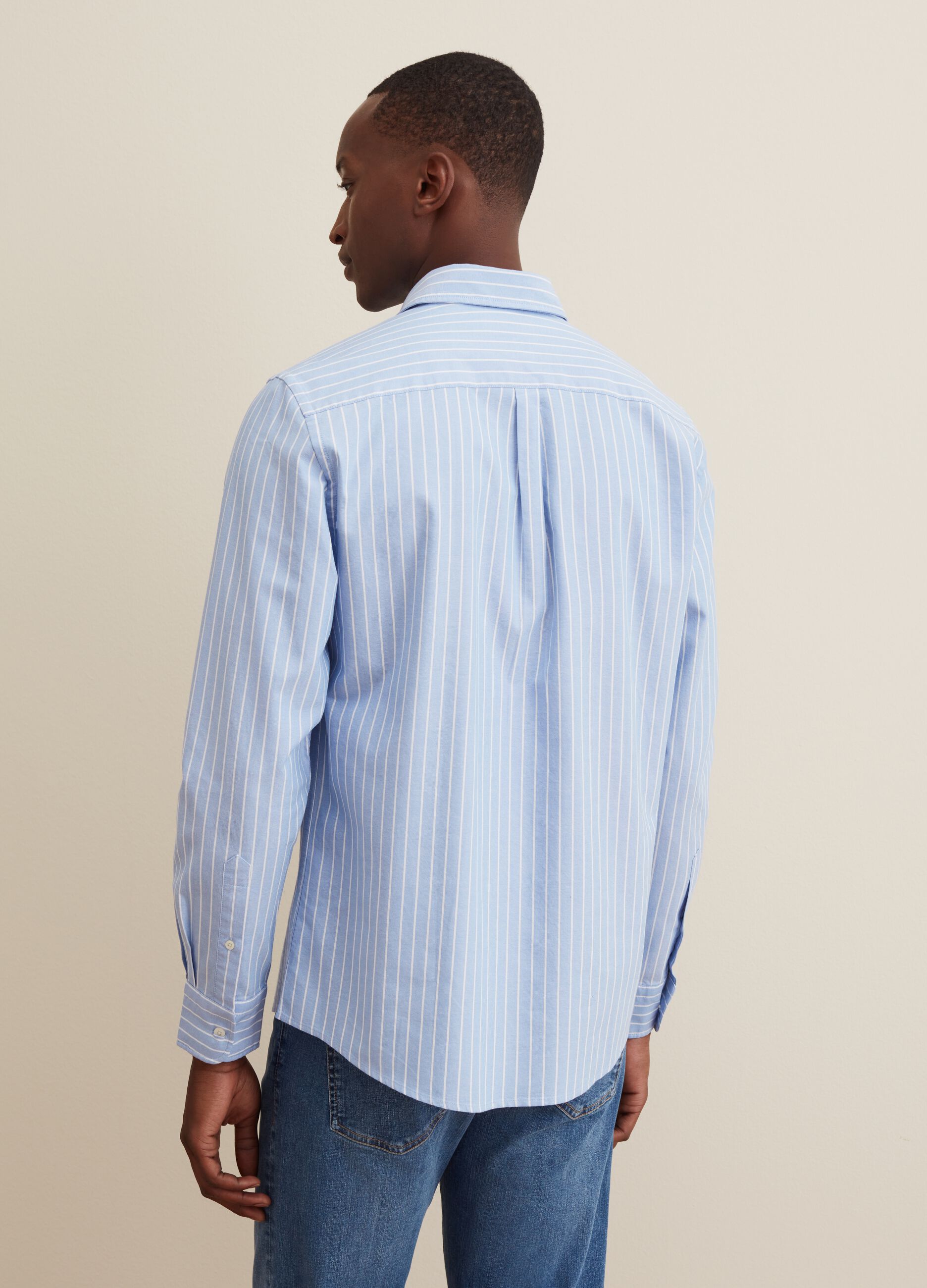 Camicia in cotone oxford a righe con tasca_2