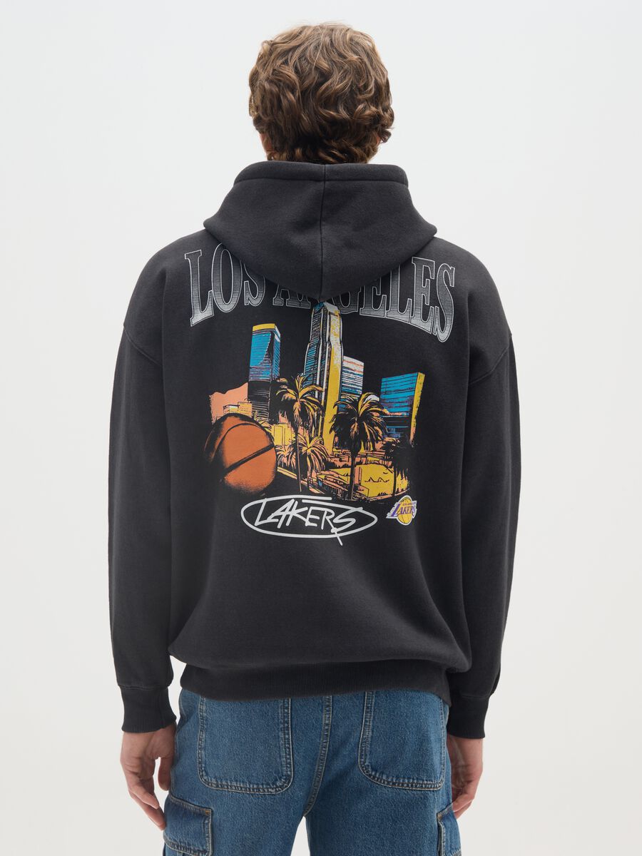 Black cotton blend sweatshirt with Los Angeles Lakers print_2