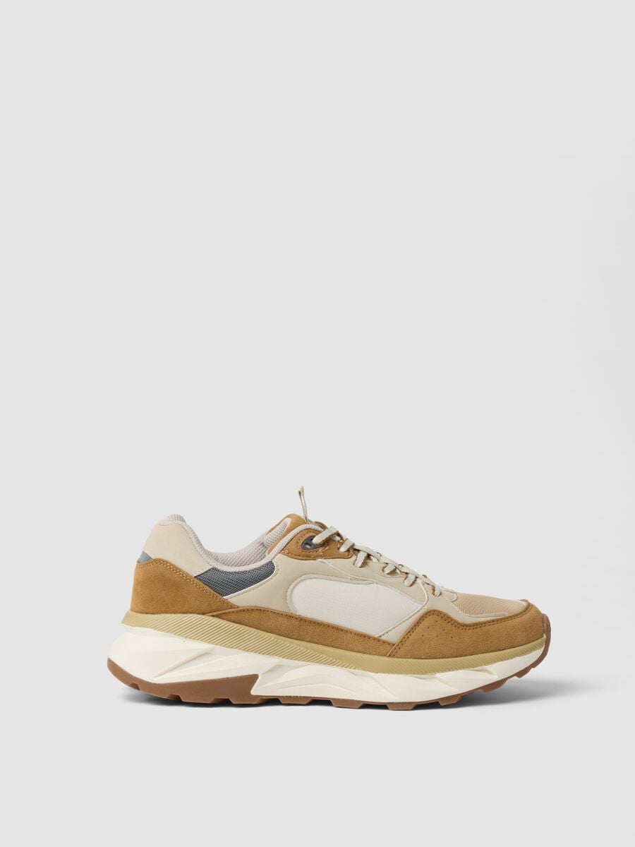 Sneakers beige stringate con inserti a contrasto_0
