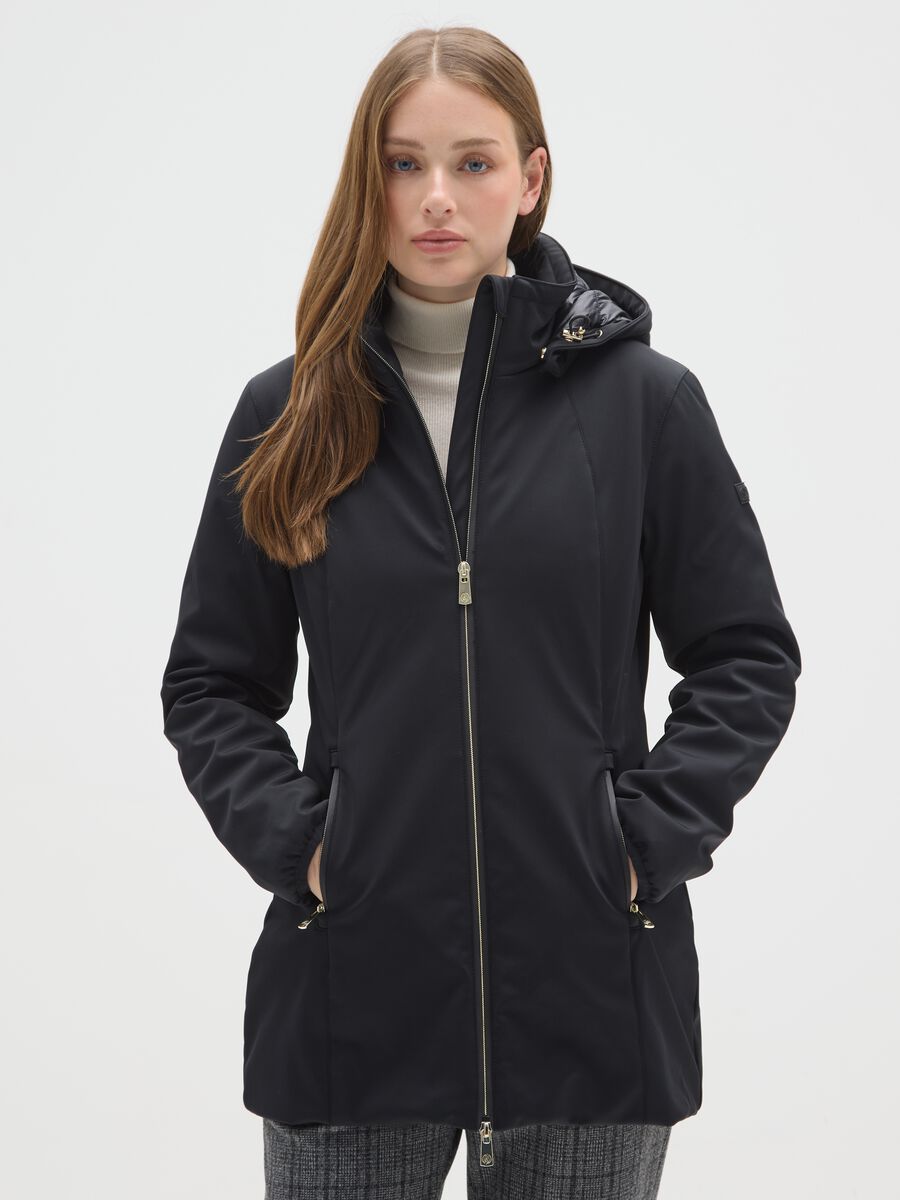 Giacca imbottita nera regular fit con zip e cappuccio_0