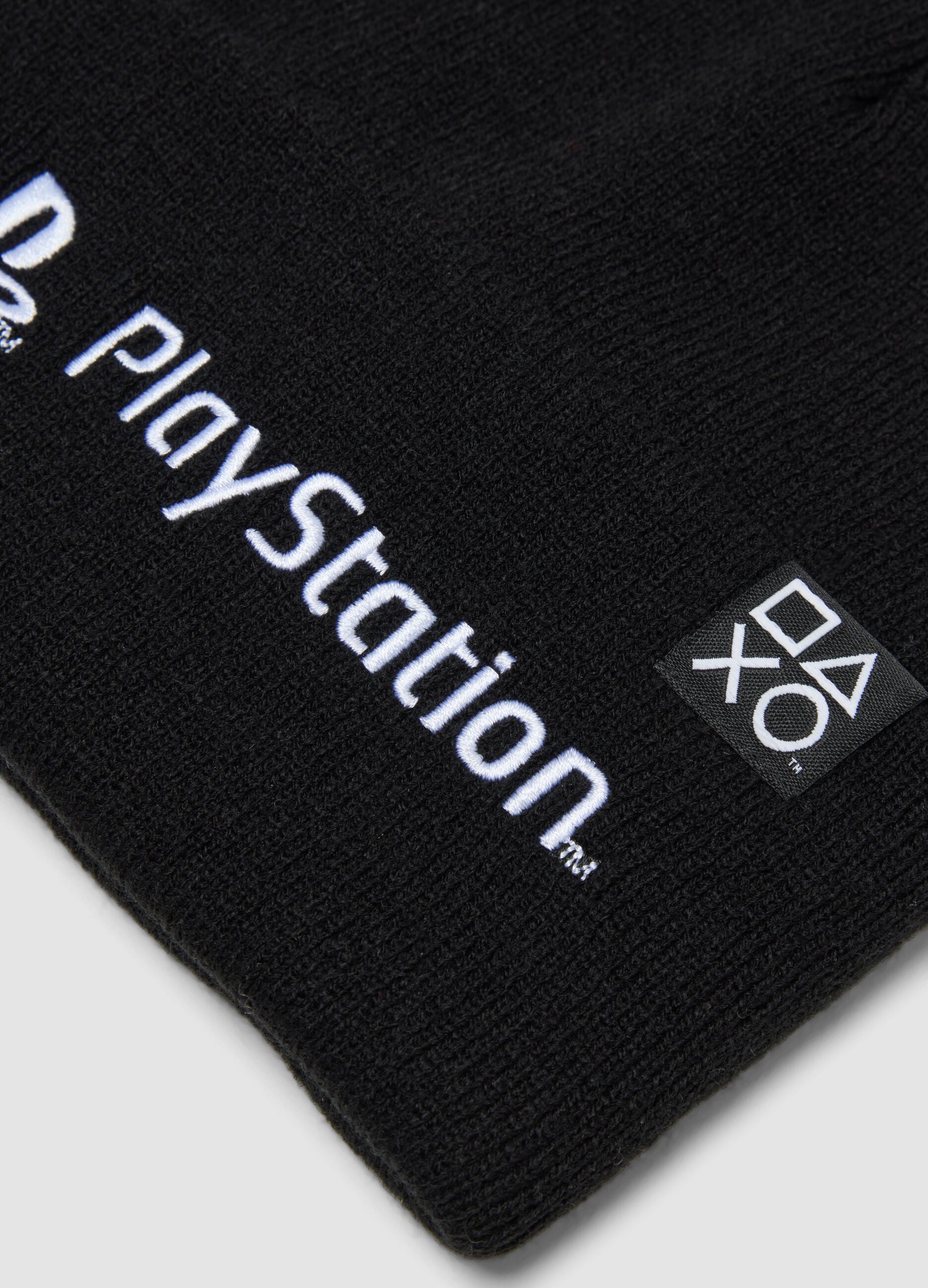 Cappello nero con risvolto e ricamo Playstation