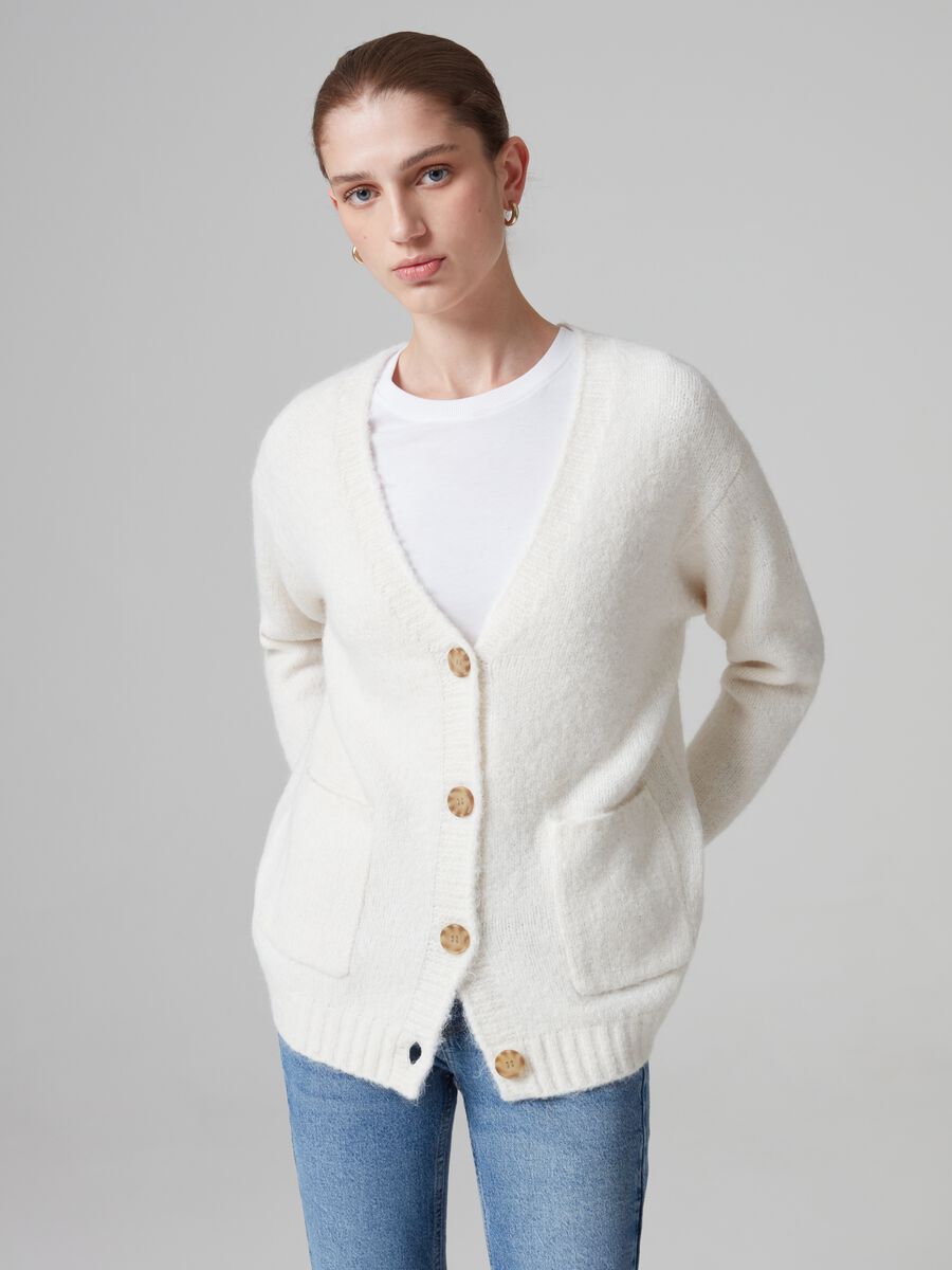 Cardigan con scollo a V_1