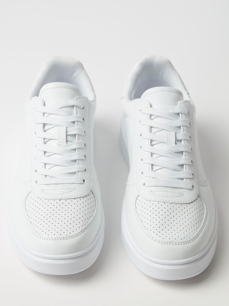 Solid colour lace-up sneakers_2