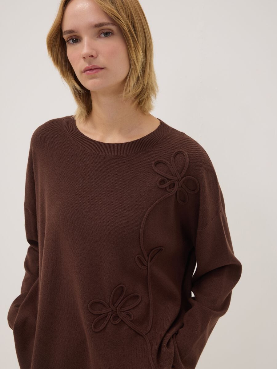 Brown viscose-blend jumper with floral appliqu&eacute;s, regular fit_2