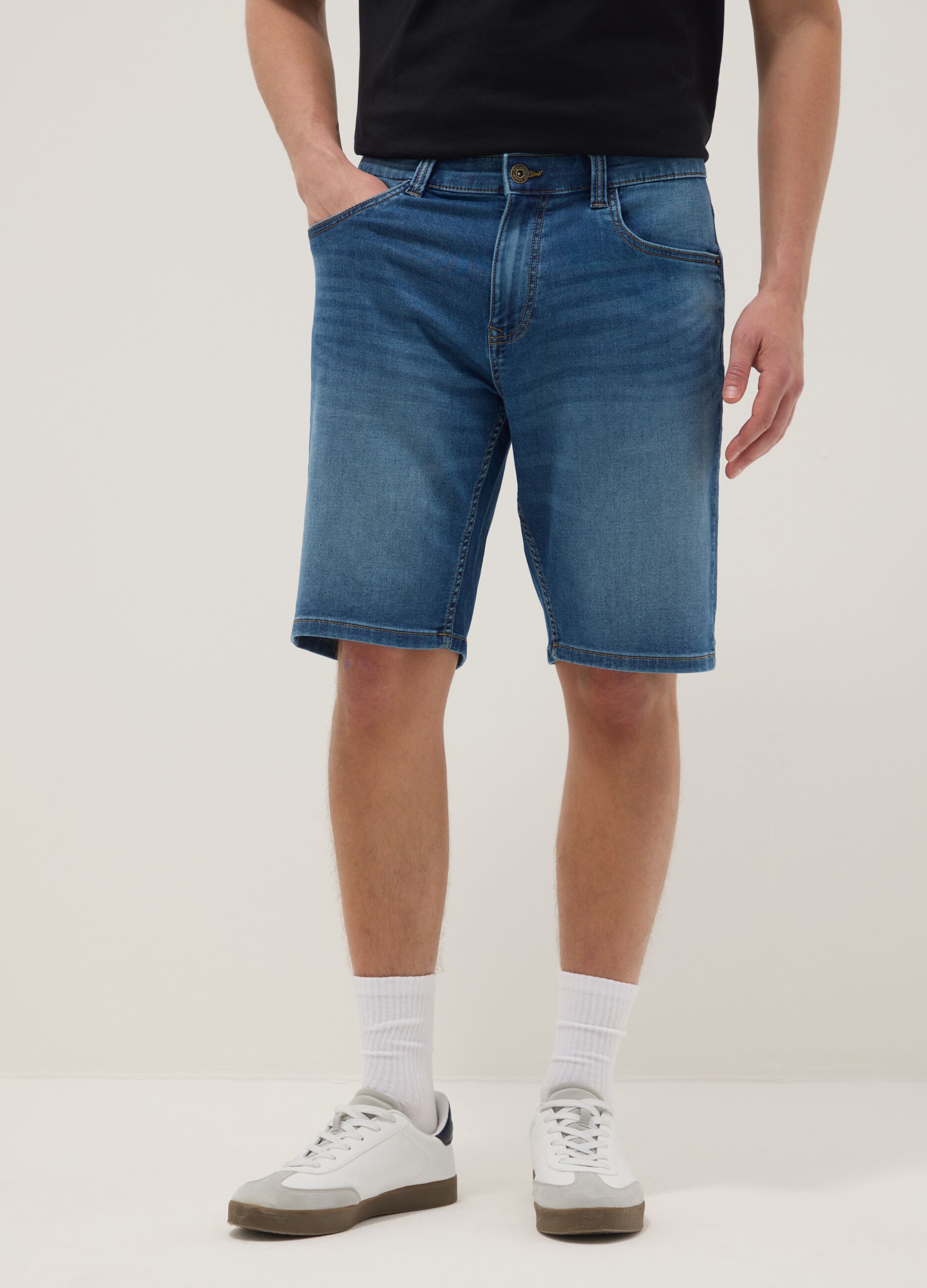 Blue stretch cotton-blend denim shorts, regular fit