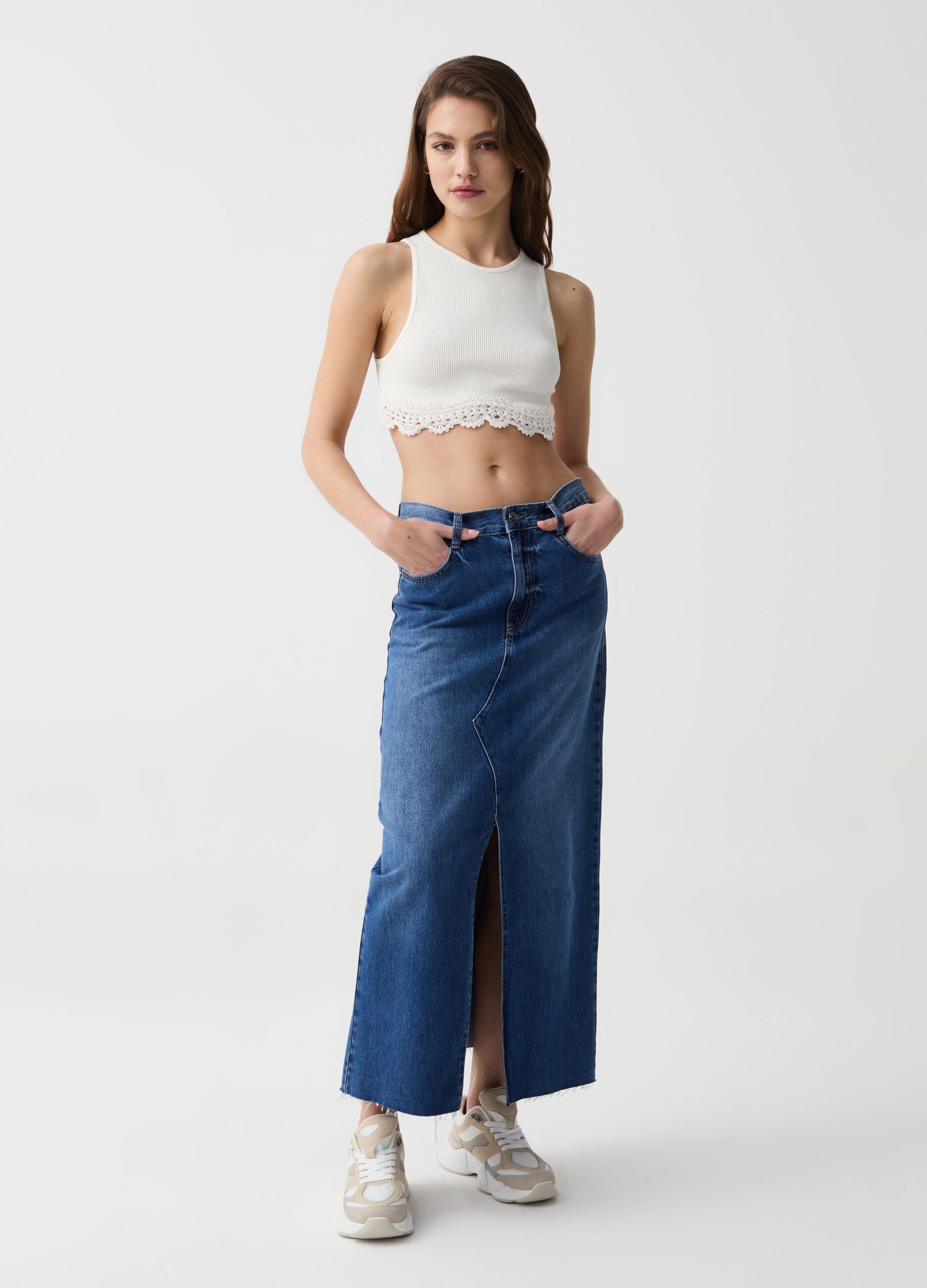 Ribbed crop top with crochet insert