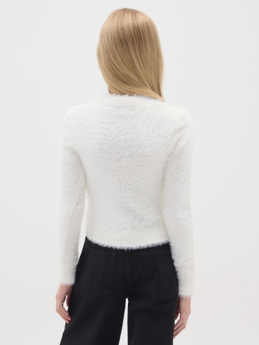 Maglione bianco morbido da ragazza vestibilità fitted_1