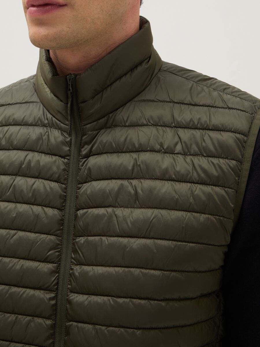 Lightweight green regular fit vest without hood_3