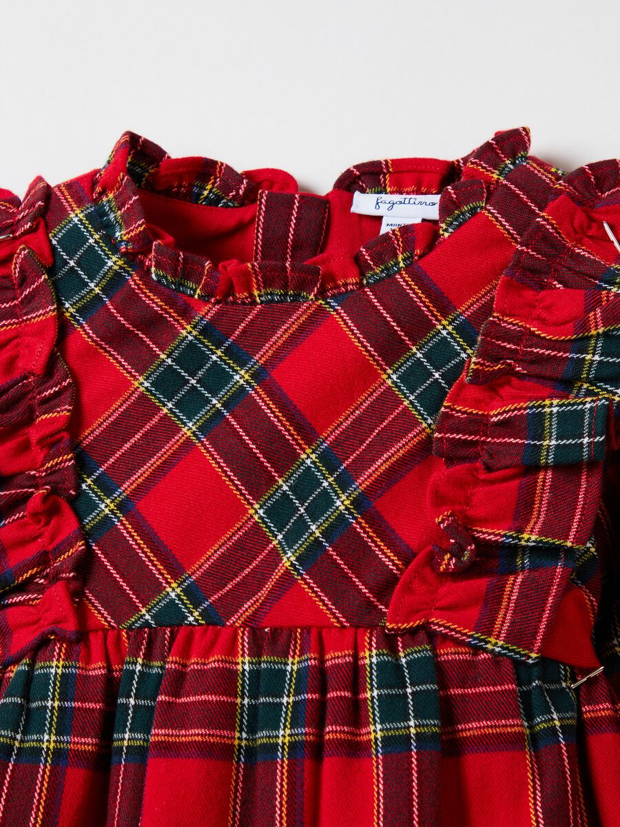 Abito in fantasia tartan con volant _2