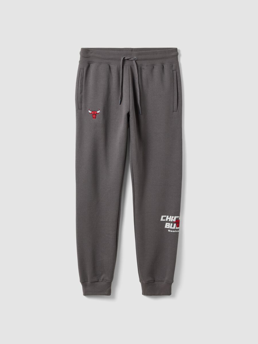 Pantaloni sportivi grigi in misto cotone con coulisse e stampa Chicago Bulls_0