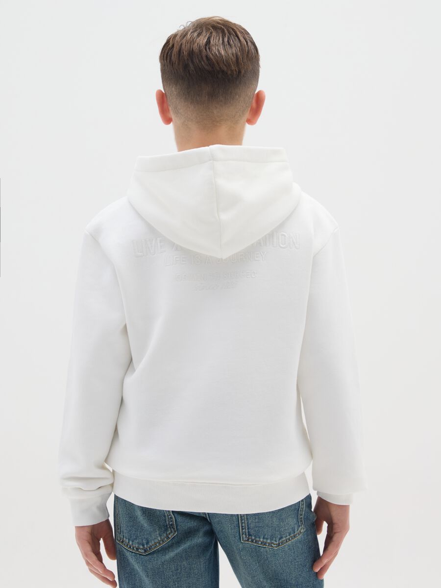 Felpa con cappuccio bianca da ragazzo in misto cotone relaxed fit_1
