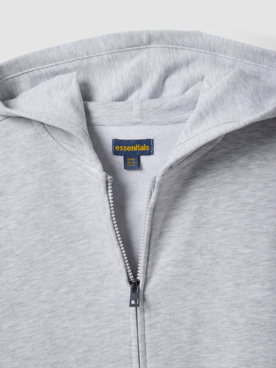 Felpa grigia con cappuccio e zip in puro cotone organico per ragazzo relaxed fit_2
