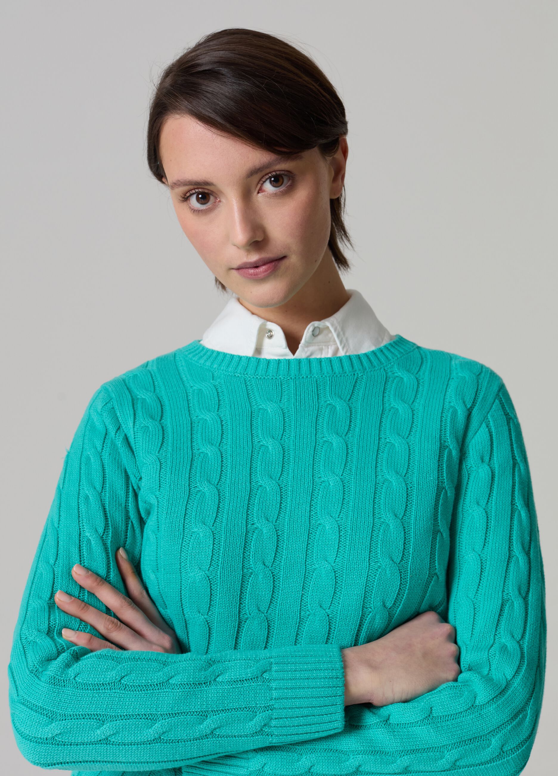 Ribbed pullover with cable-knit design