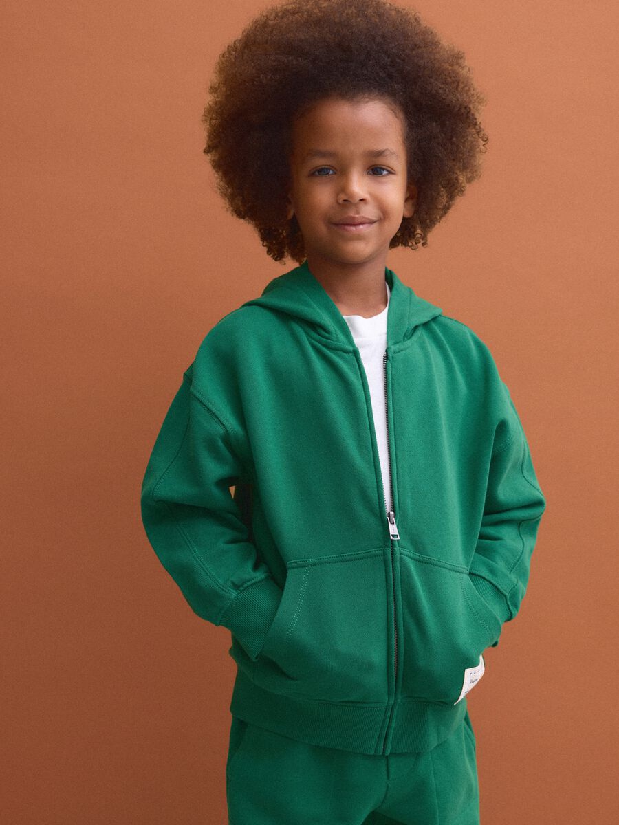 Felpa verde in puro cotone con cappuccio regular fit per bambino_1