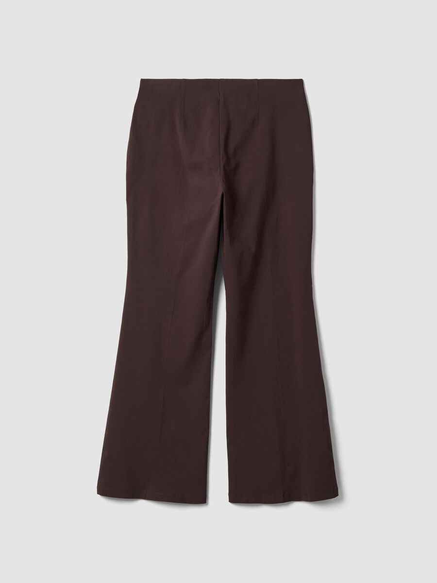 Pantaloni marroni flare fit in viscosa elasticizzata_1