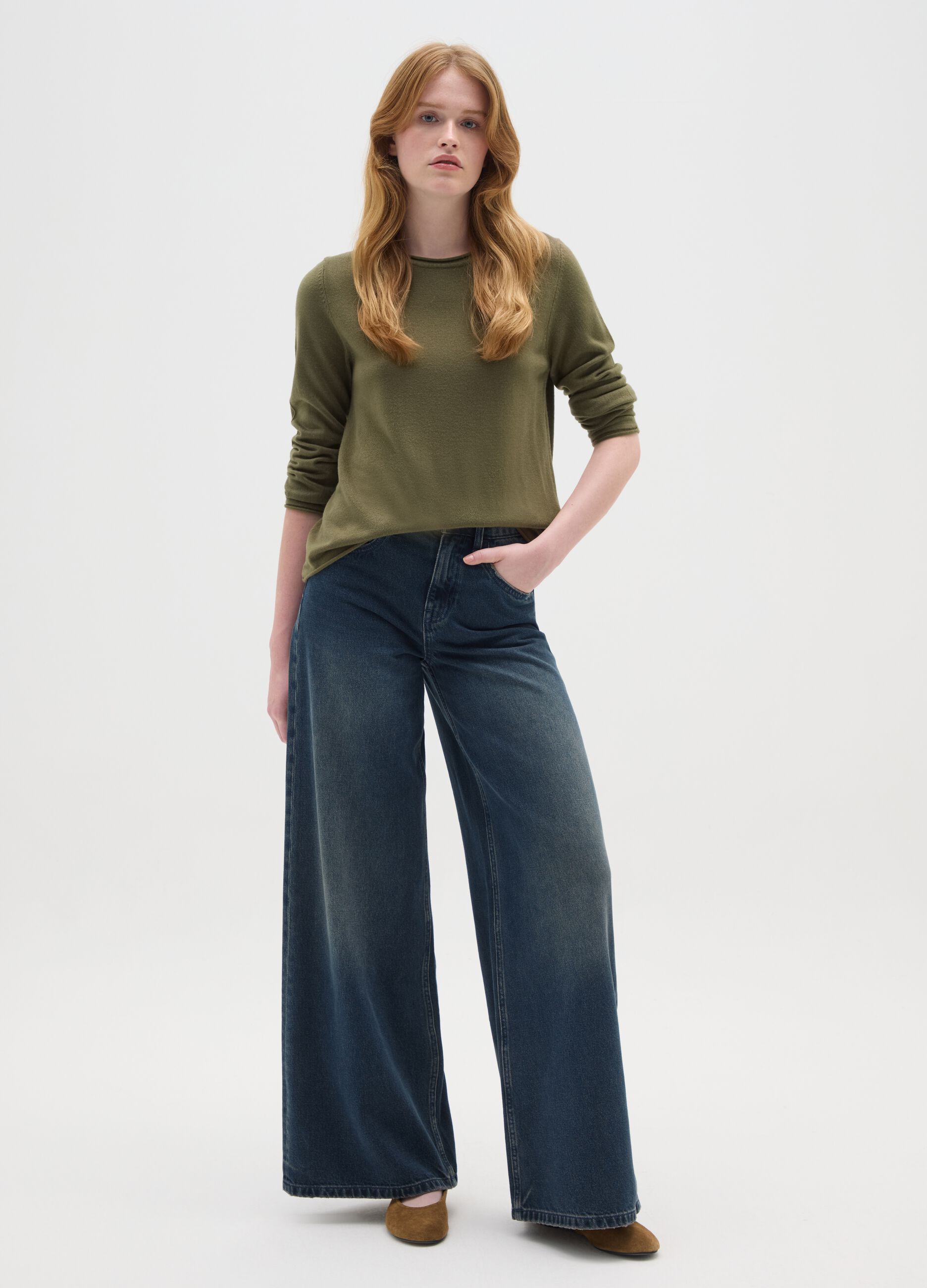 Green fitted jumper