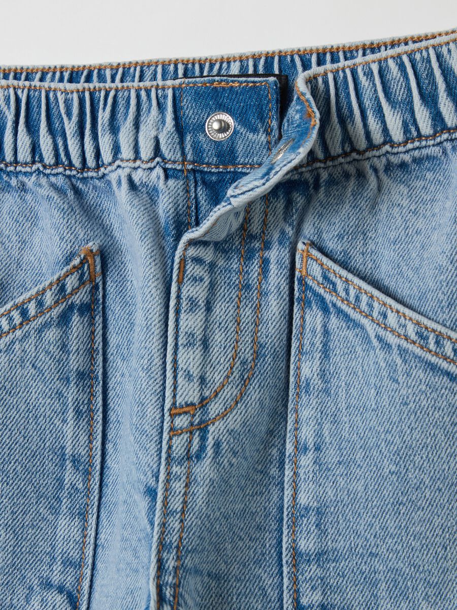 Wide-leg jeans with pockets_2